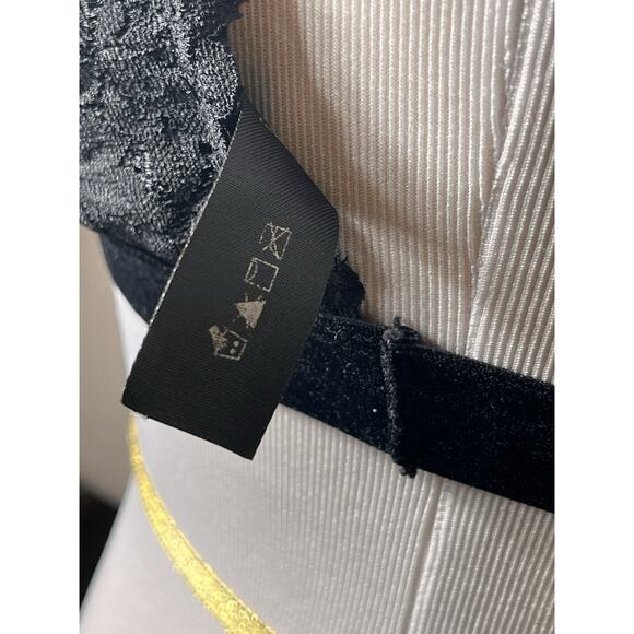 Rene Rofe Black Lace Bralette L Wireless Padded Cross Back Velvet Straps - Picture 6 of 11